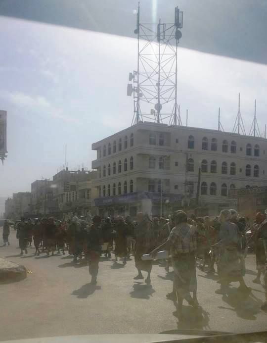 عشرات المجندين بمحافظة شبوة يتظاهرون للمطالبة برحيل اللواء النوبة
