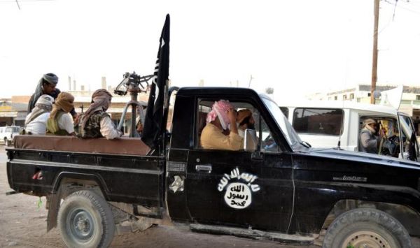 تنظيم القاعدة يفجر مبنيين حكوميين بمحافظة أبين