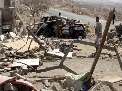 مقتل 5 جنود وإصابة 12 آخرين بتفجير انتحاري استهدف مركز شرطة بأبين