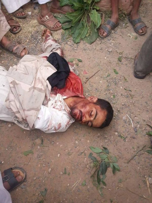 عمران: مليشيا الحوثي تقتل مواطن في منزله وتختطف والده