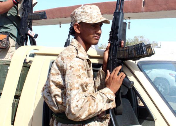 قاعدة اليمن تستجمع قواها في أبين للتعويض عن نكستها في المكلا