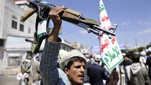 عمران: مليشيا الحوثي تعتدي بالضرب على طالبة بعد رفضها المشاركة في وقفة احتجاجية