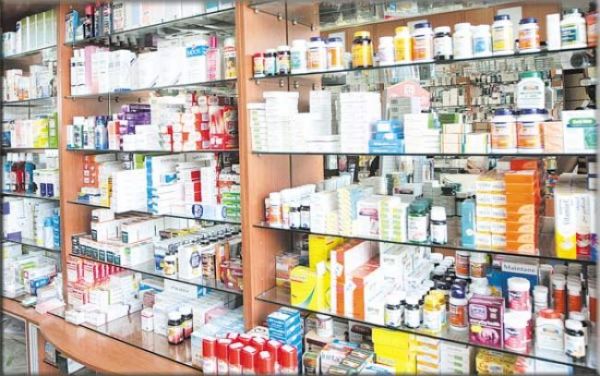 كيف حولت شركات الأدوية في اليمن المندوب الصيدلاني إلى 