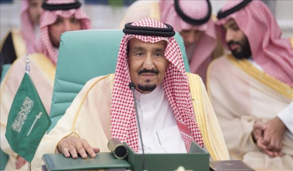 العاهل السعودي: متفائلون بطي صفحة الماضي في أفغانستان