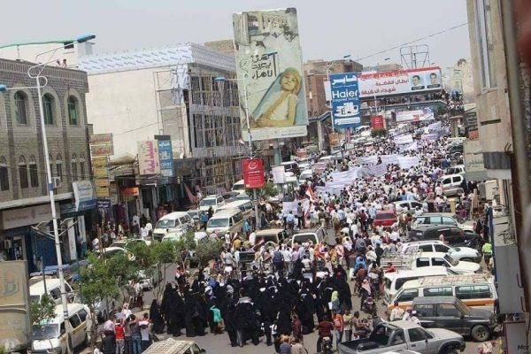 تعز.. مسيرة جماهيرية لدعم الجيش الوطني وللمطالبة باستكمال التحرير