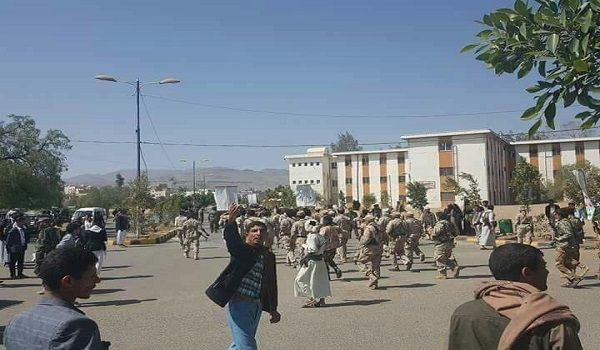 الحوثيون يقرون باختطاف متظاهرين في صنعاء ويتهمونهم بالعمل لصالح التحالف