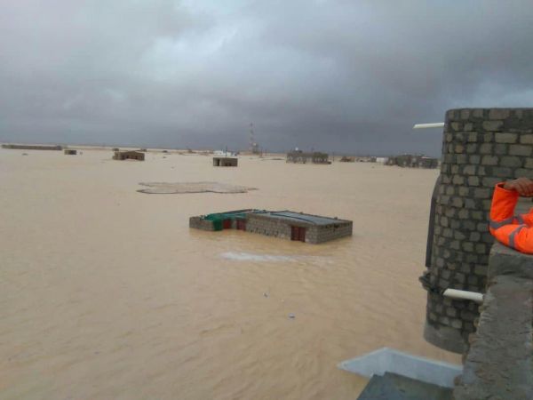 الحكومة تعلن المهرة محافظة منكوبة جراء إعصار 