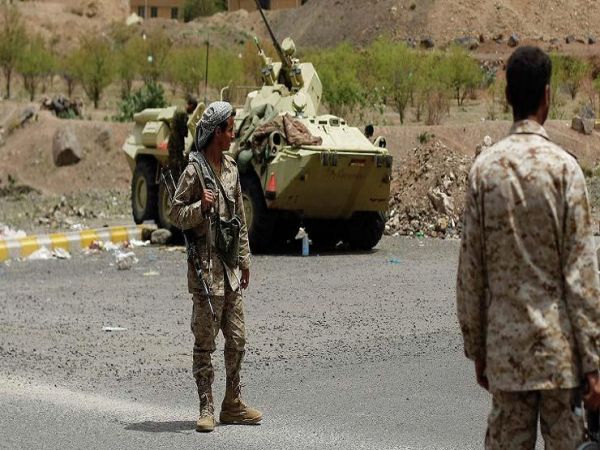 مقتل وإصابة أكثر من عشرة حوثيين في مواجهات مع الجيش الوطني غربي تعز