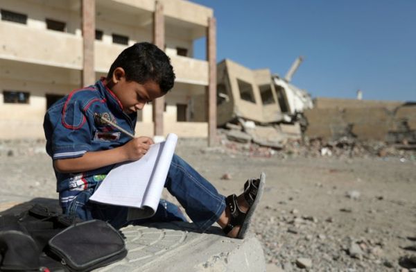 يونيسيف: 60 ألف طفل في الحديدة خارج المدارس بسبب القتال