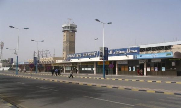 التحالف يقصف هدفا بمطار صنعاء لأول مرة منذ محادثات السويد