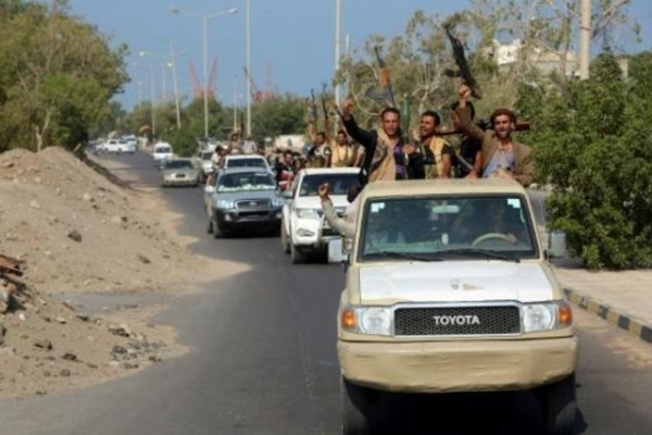 الحوثيون يستفيدون من مبيعات وقود إيراني لتمويل الحرب