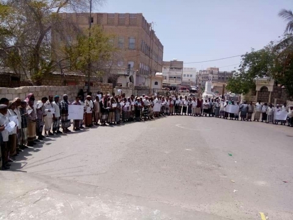 وساطة قبلية تنجح في رفع إضراب معلمي الوادي والصحراء بحضرموت