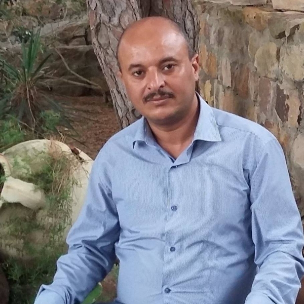 باحث يمني يستغرب من تمترس تيارات سياسية في تعز خلف مليشيا متطرفة