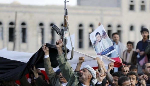 إب.. الحوثيون يهجمون على مخيم 