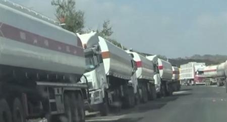 مليشيا الحوثي تواصل احتجاز عشرات الشاحنات المحملة بالوقود في صنعاء