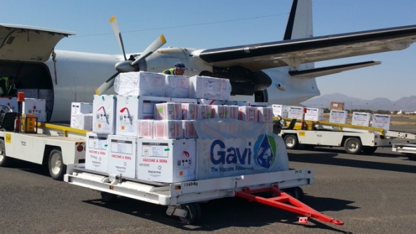 يونيسف تعلن وصول 4.5 أطنان من لقاحات شلل الأطفال إلى مطار صنعاء