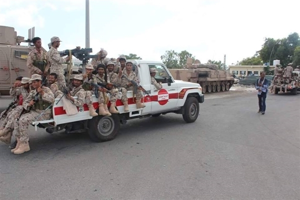 مقتل أحد أفراد الحزام الأمني وإصابة آخر بانفجار قنبلة يدوية في عدن