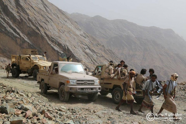 مواجهات وقصف متبادل بين القوات الحكومية والحوثيين بجبهة 