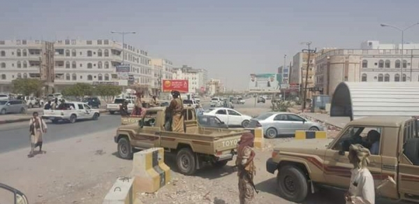 شبوة.. الأمن يلقي القبض على خلية للحوثيين في مدينة عتق