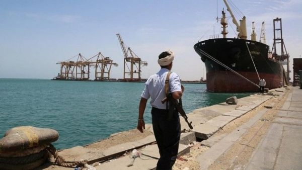 جماعة الحوثي تعلن وصول سفينة نفطية إلى ميناء الحديدة بعد نصف عام من الاحتجاز