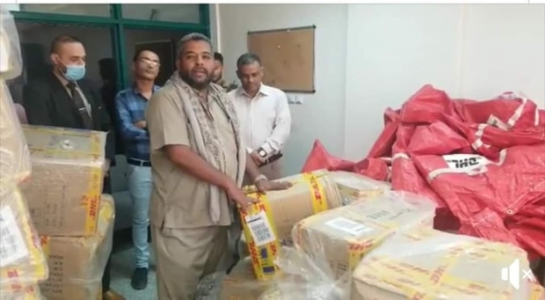 مصادرة كمية جديدة من الكمامات الطبية في مطار عدن كانت بطريقها إلى الخارج