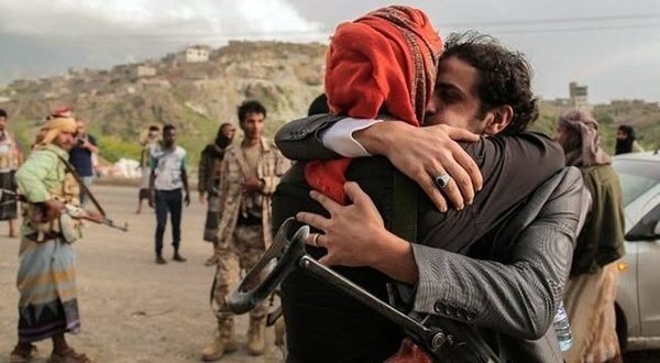 الحوثيون يعلنون نجاح صفقة تبادل أسرى مع الحكومة في الجوف والحديدة