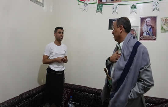 جماعة الحوثي: الإفراج عن الصحفي القاعدي بتوجيهات من زعيم الجماعة
