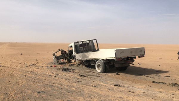 مقتل سائق شاحنة وتدمير مركبته في انفجار عبوة ناسفة بحضرموت