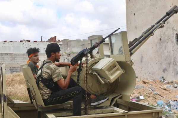 ليبيا.. قوات حفتر تتراجع جنوبي طرابلس والكشف عن عملية فاشلة لمرتزقة بريطانيين