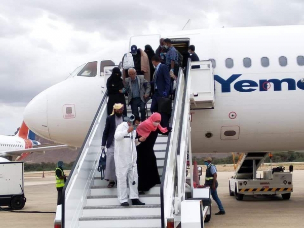 وصول 319 مسافراً من العالقين في مصر إلى اليمن