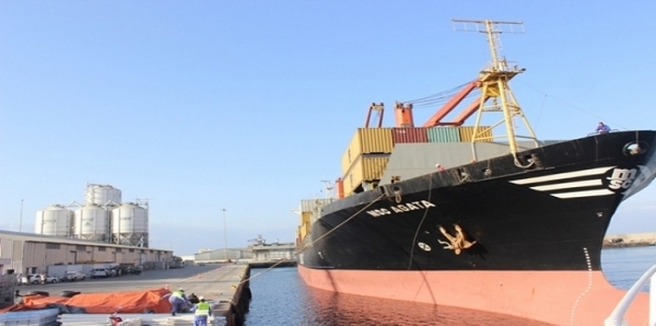 السلطات في حضرموت تغلق ميناء المكلا بعد استقبال حاويات نقدية تابعة للحكومة