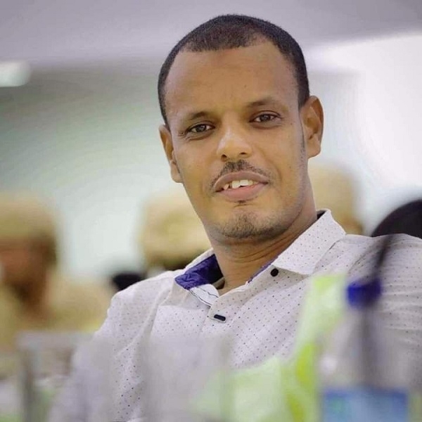 حضرموت.. السلطات تنقل المصور عبد الله بكير إلى المستشفى بعد تدهور صحته