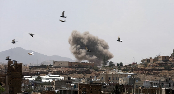 مقتل 12 مدنياً بقصف للتحالف استهدف قرية بالحزم في الجوف