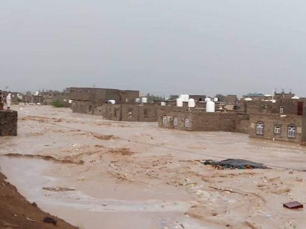 الحكومة تدعو المنظمات لإرسال فرق الإغاثة إلى المحافظات المتضررة من السيول
