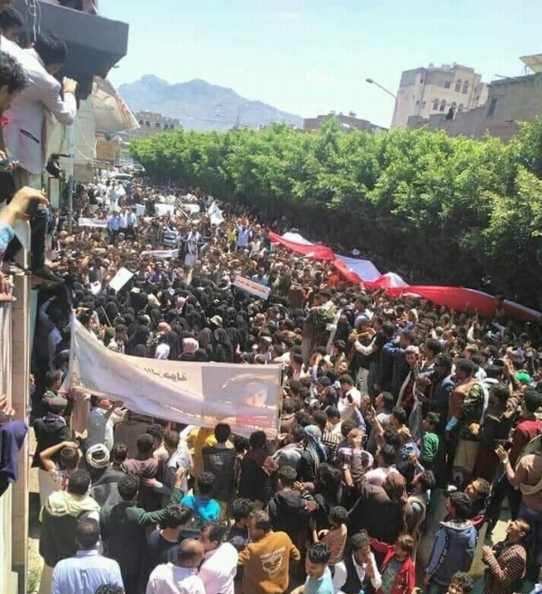 الحوثيون يعتقلون 30 شخصا بصنعاء من المتظاهرين المطالبين بالقصاص من قتلة 