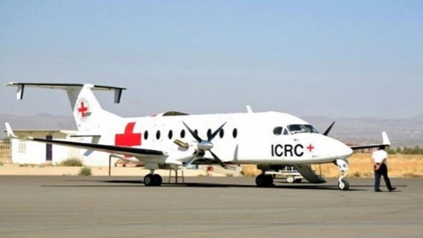 طائرة أممية تصل مطار صنعاء استعدادا لتبادل الأسرى والحوثي يتهم الحكومة بعرقلة صفقة التبادل