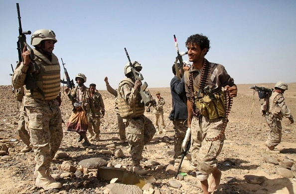 بعد قطع الرواتب.. التحالف يوقف إعاشة الجيش الوطني ويثير غضب الشارع اليمني