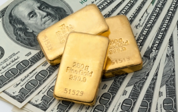 الذهب يقفز إلى ذروة أسبوعين بفضل رهان على تحفيزات أميركية
