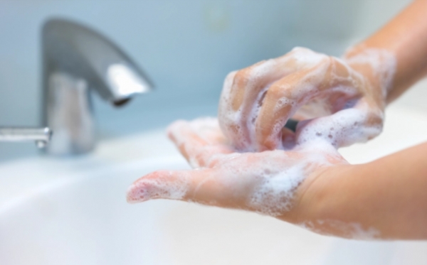 10 ملاذات للجراثيم والبكتيريا عليك غسل يديك بعد استعمالها