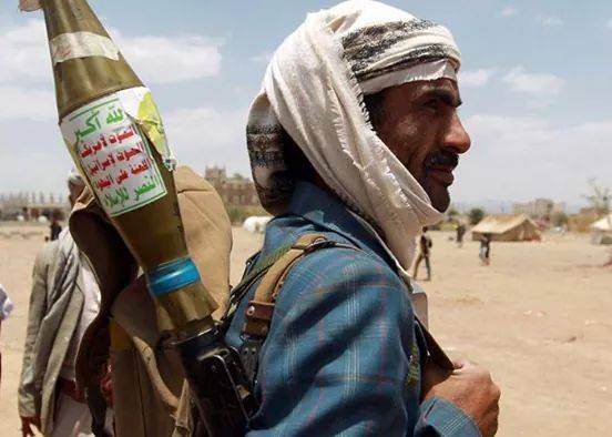 مقتل شاب وإصابة آخر برصاص الحوثيين في عمران