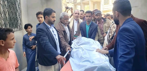 جثمان الصحفي أديب الجناني يصل مسقط رأسه في تعز