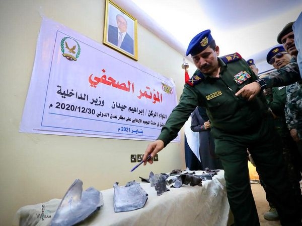 وزير الداخلية: الحوثيون وخبراء إيرانيون ولبنانيون وراء هجوم عدن