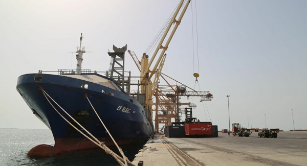وصول سفينة وقود تابعة للأمم المتحدة كمساعدات إنسانية لميناء الحديدة