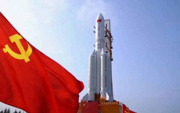 الصين تعلن تفكك صاروخها التائه فوق المحيط الهندي