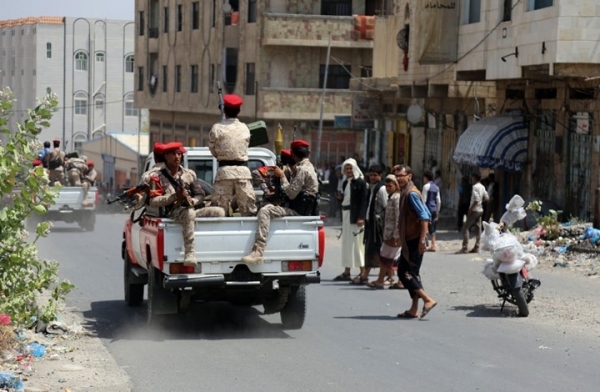 إغلاق العشرات من محال الصرافة في محافظة تعز