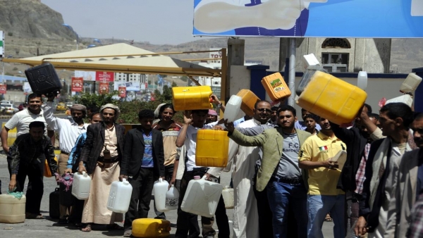 شحنات قادمة بأسعار جديدة.. أزمة مشتقات نفطية عاصفة تنتظر اليمنيين