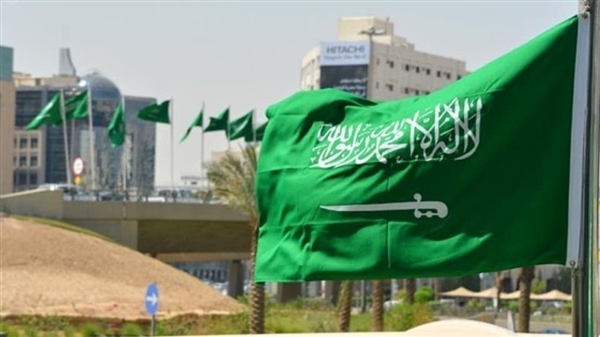 السعودية.. مصرع وإصابة تسعة أشخاص جراء سقوط حافلة من 