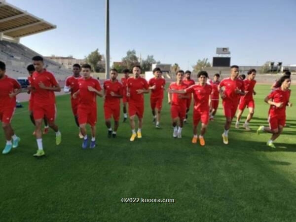 مدرب المنتخب الوطني الأول يؤدي العمرة قبل مباشرة عمله