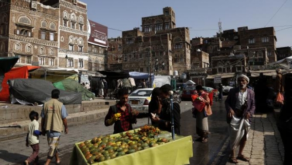 شمالا وجنوبا.. الجبايات تنهب جيوب اليمنيين: منظومة غير مشروعة تعصف بمعيشة المواطنين