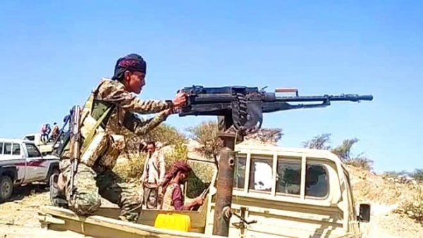 الحوثيون يستهدفون مواقع الجيش بقصف مدفعي غرب تعز